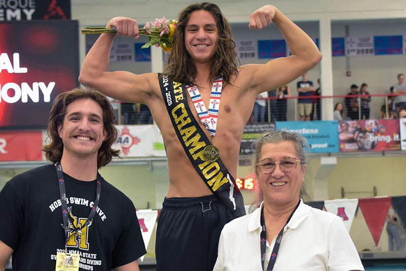 diver with coaches